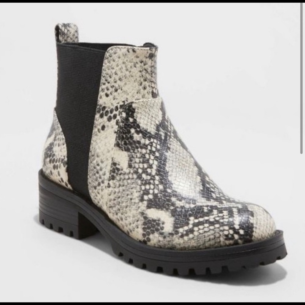 Universal Thread Snakeskin Chelsea Boots with Zipper